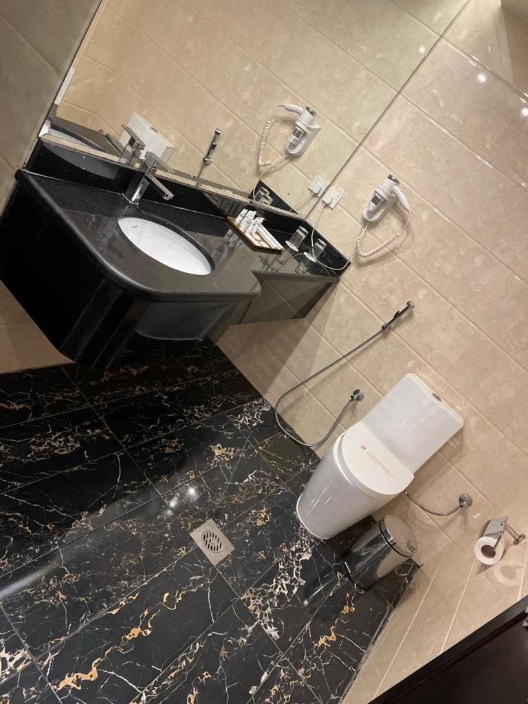 Remaz Suites Hotel Al Al Jubail Eksteriør bilde