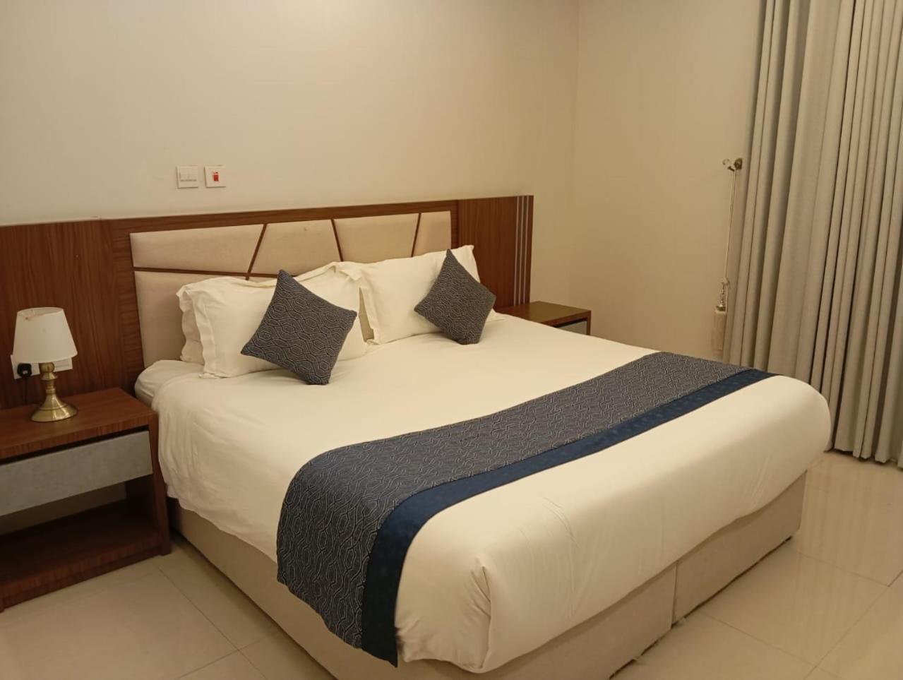 Remaz Suites Hotel Al Al Jubail Eksteriør bilde